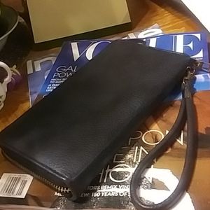 VINTAGE LEATHER WRISTLET